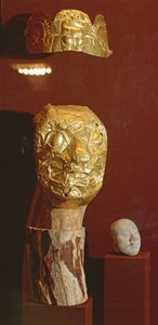 Maschera e copricapo (oro)